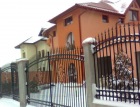 Porti, garduri, balustrade, structuri metalice